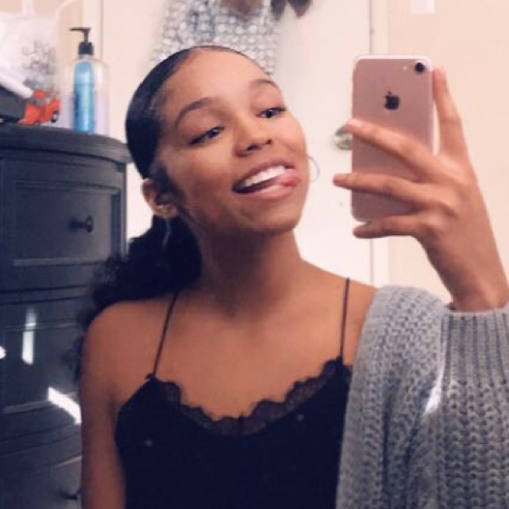 Meet your Posher, Maya